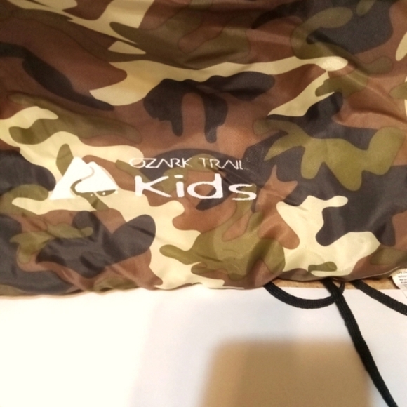 Ozark Trail Sleeping Bag Camo Carry & Store Tote Lock Tie String Kids 60" x 29" - Picture 2 of 6